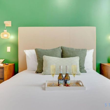 Lx Oasis Beachfront-Rt Infinity Pool Hollywood Bagian luar foto