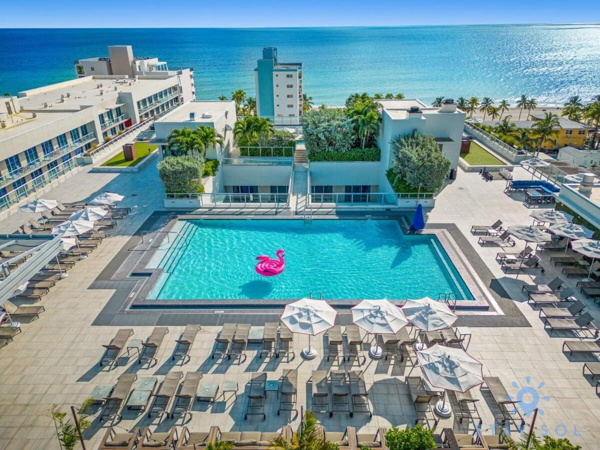 Lx Oasis Beachfront-Rt Infinity Pool Hollywood Bagian luar foto