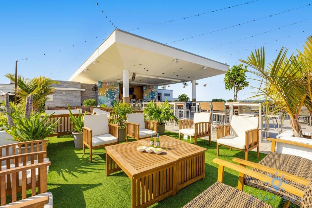 Lx Oasis Beachfront-Rt Infinity Pool Hollywood Bagian luar foto